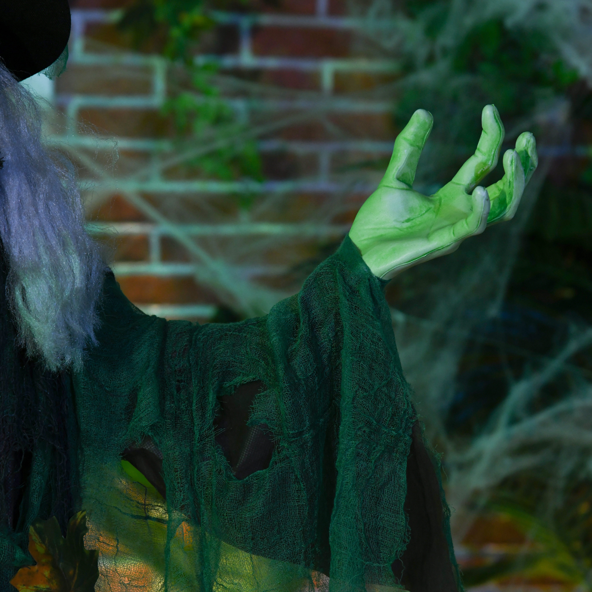 1.83m Animated Halloween Witch with Lights, Sounds & Motion – Indoor/Outdoor Decoration